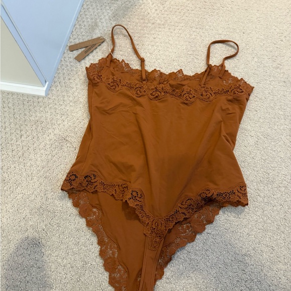 Skims fits everybody bodysuit in camel size XL NWT - Picture 3 of 4
